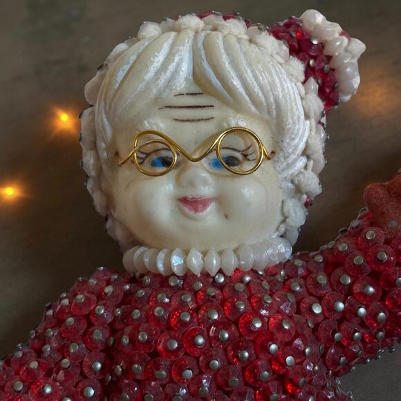 Vintage Beaded Santa & Mrs Claus Figurines – Hand-Pinned Sequins, Flocked Bases, - Picture 7 of 16